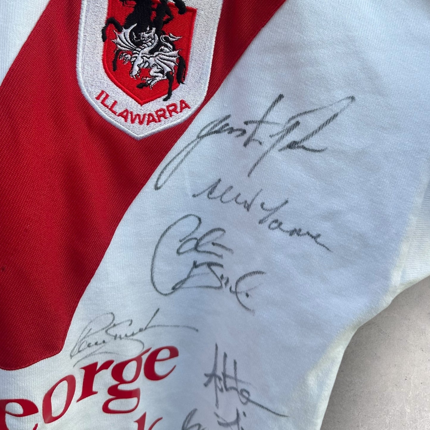 St George Illawarra Dragons 2005 Classic Home Jersey Vintage Signed By Squad