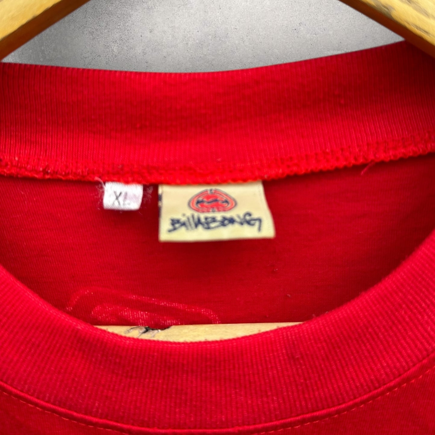 BILLABONG VINTAGE RED SURFWEAR SHIRT