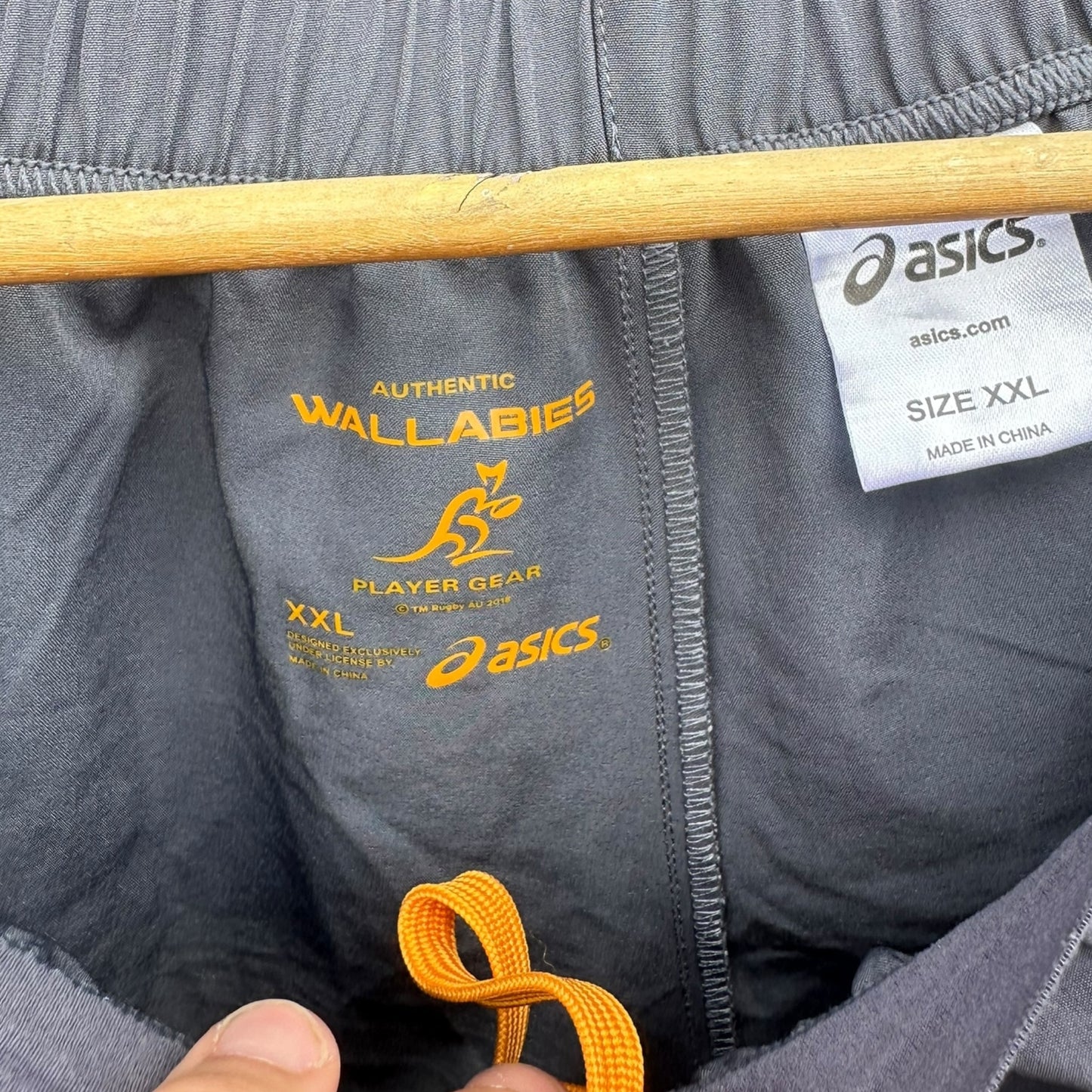 AUSTRALIAN WALLABIES ASICS GREY TRAINING SHORTS