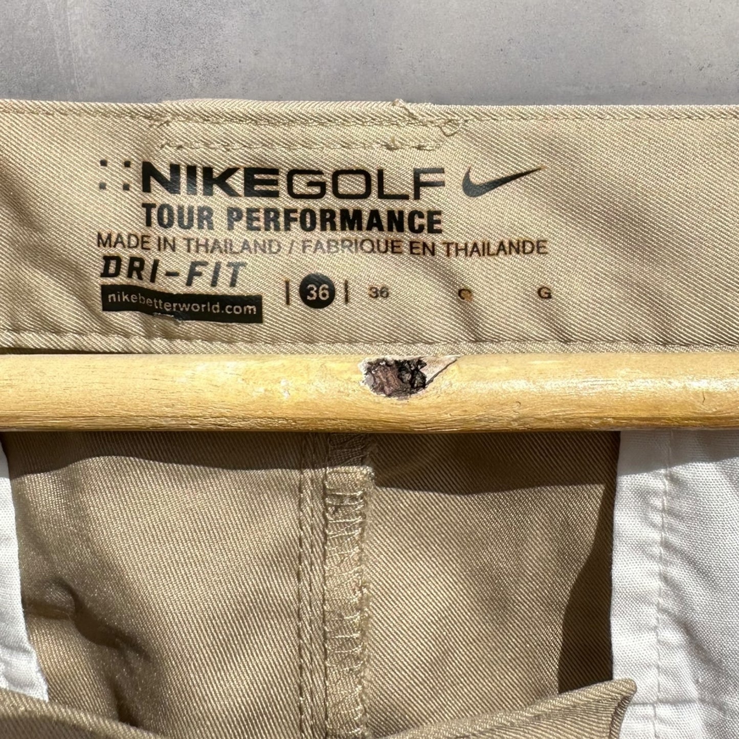 NIKE GOLF PERFORMANCE BEIGE MENS SHORTS