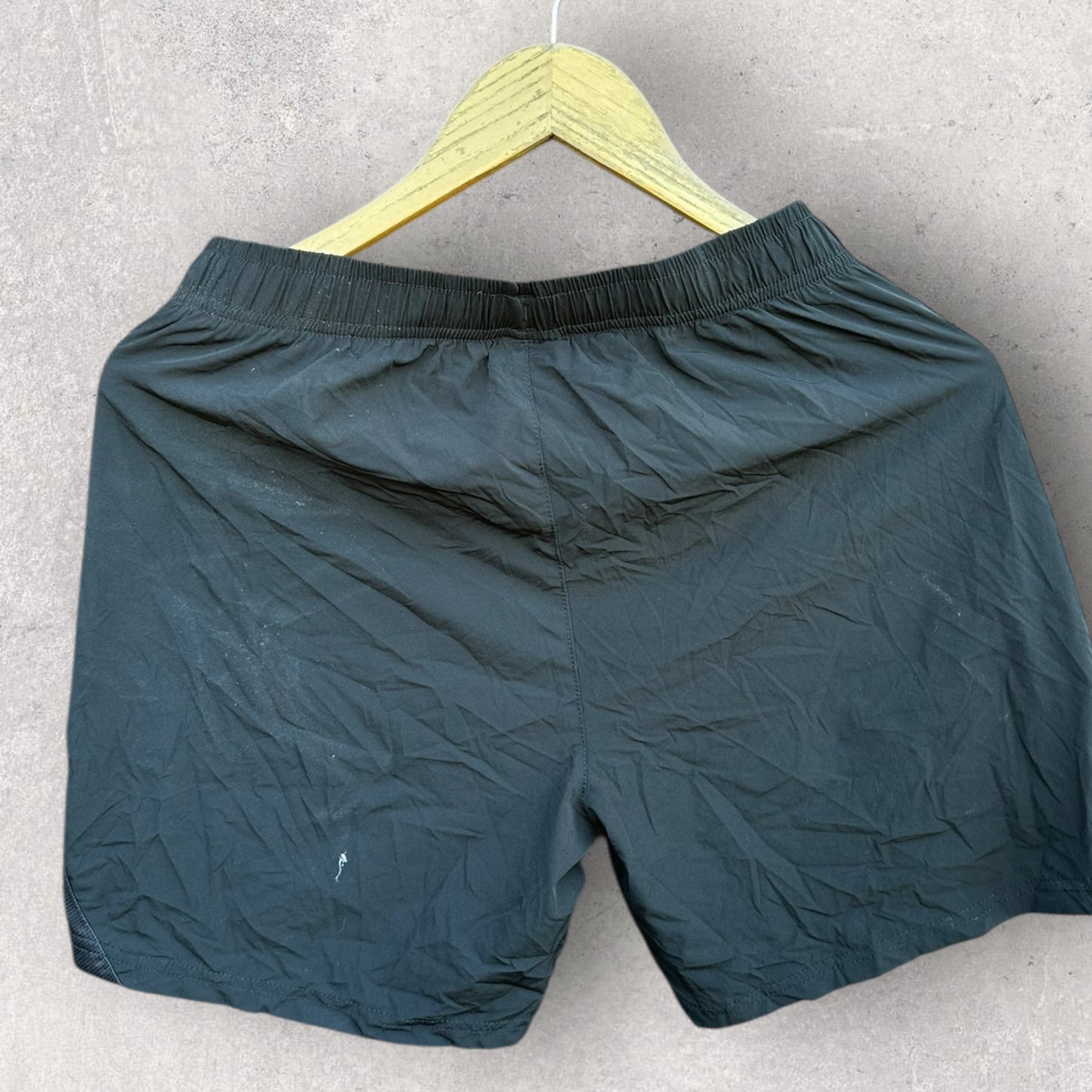 TASMANIA TIGERS NEW BALANCE BLACK CRICKET TRAINING SHORTS ISSUED TO S COYTE