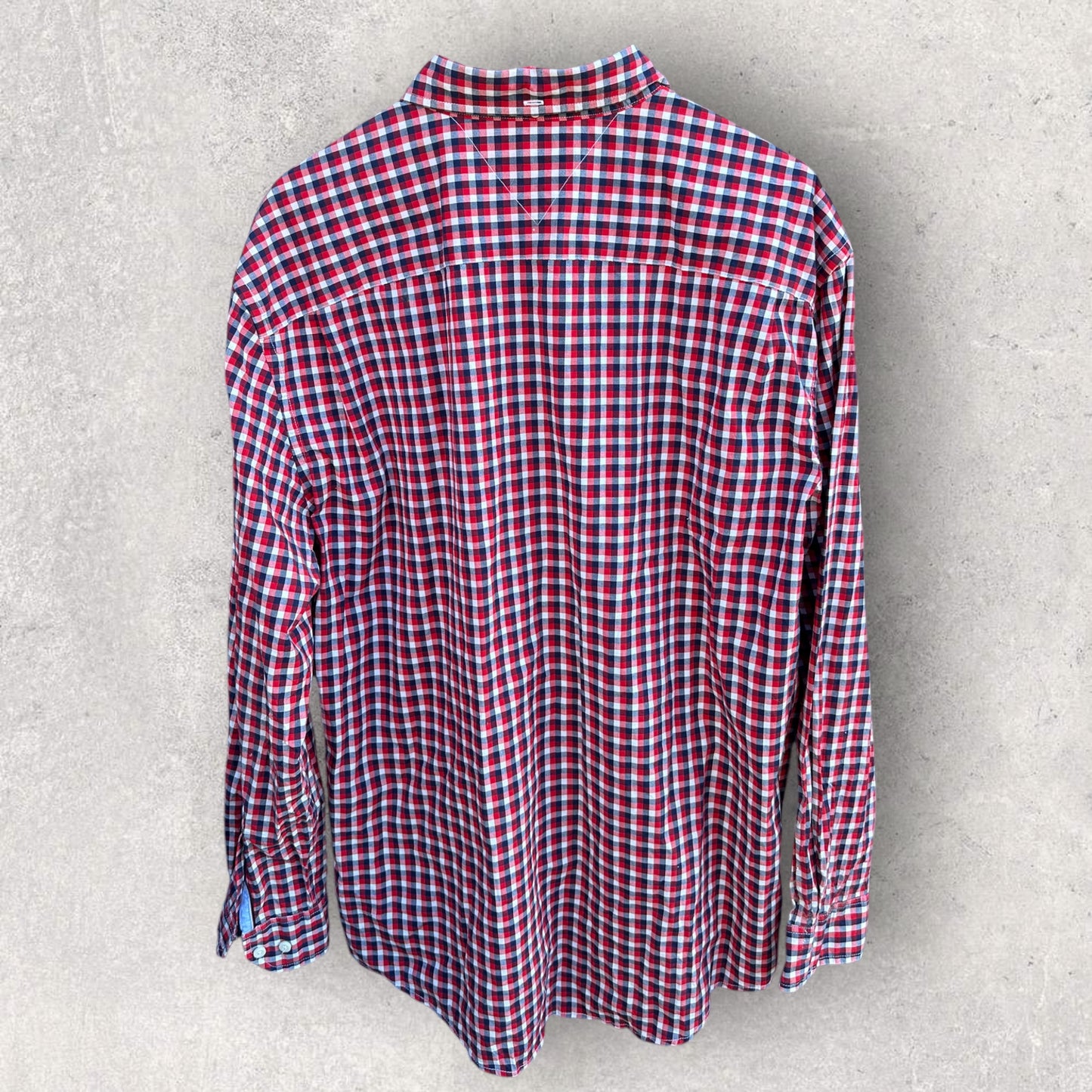 TOMMY HILFIGER LONG SLEEVE RED CHECKERED BUTTON UP SHIRT