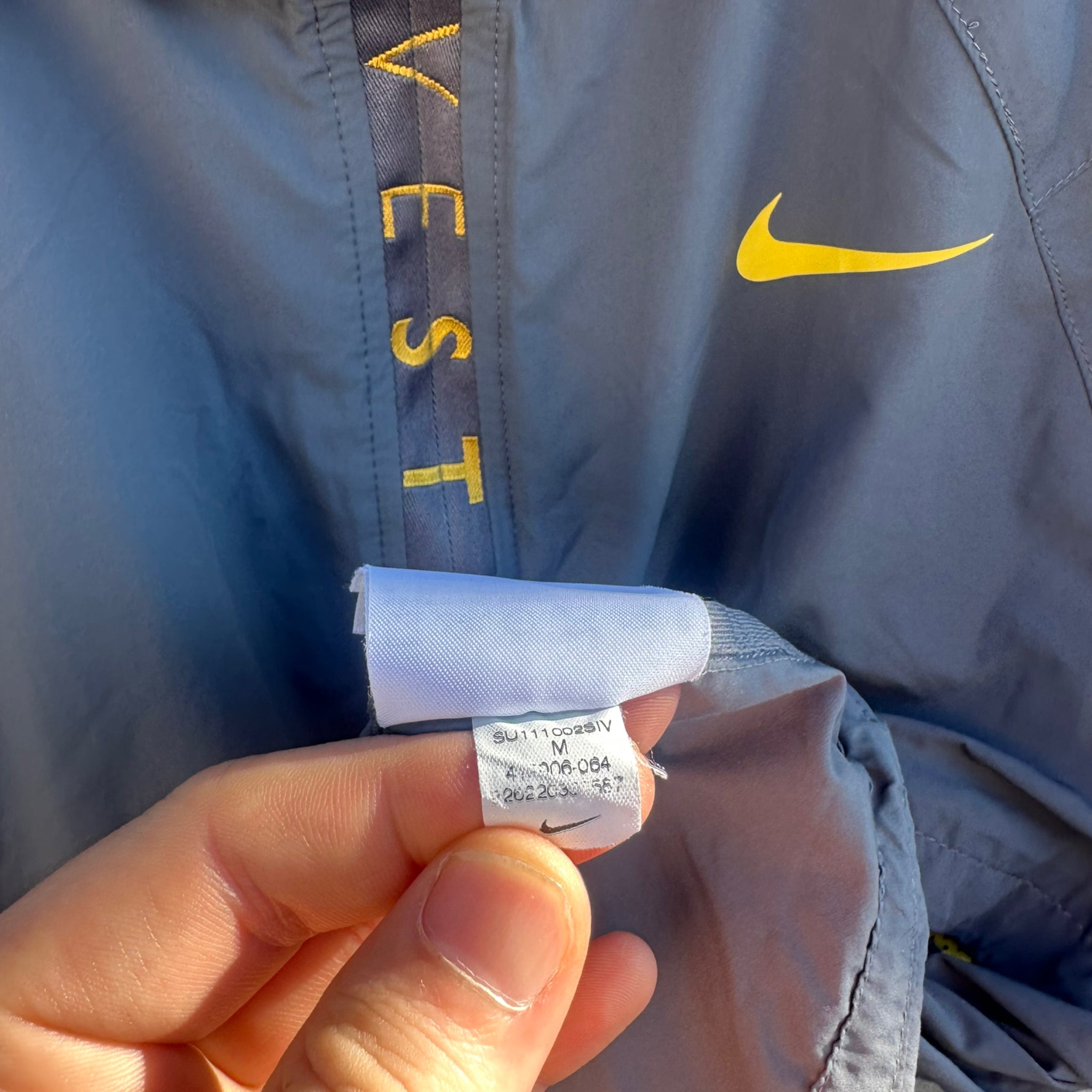 Nike livestrong windbreaker best sale