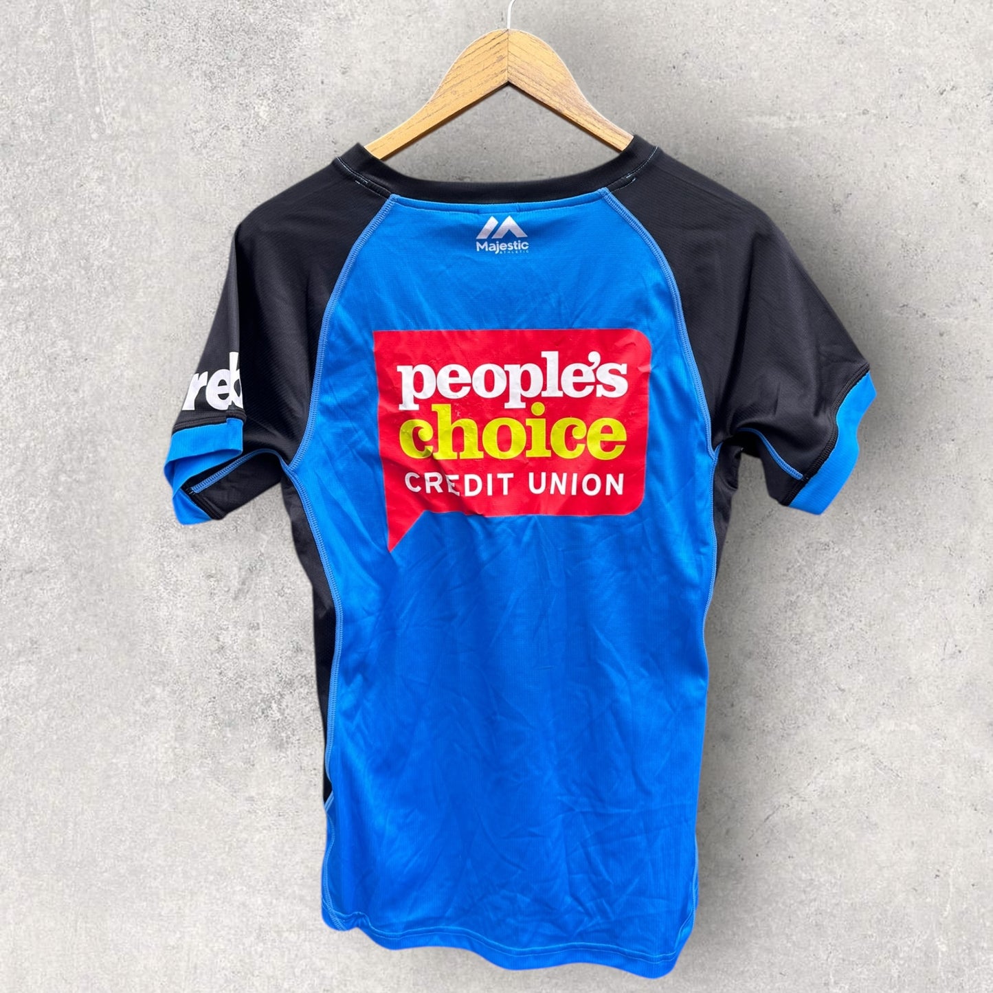 ADELAIDE STRIKERS WBBL TRAINING JERSEY PLAYER WORN + SIGNED AJ WELLINGTON