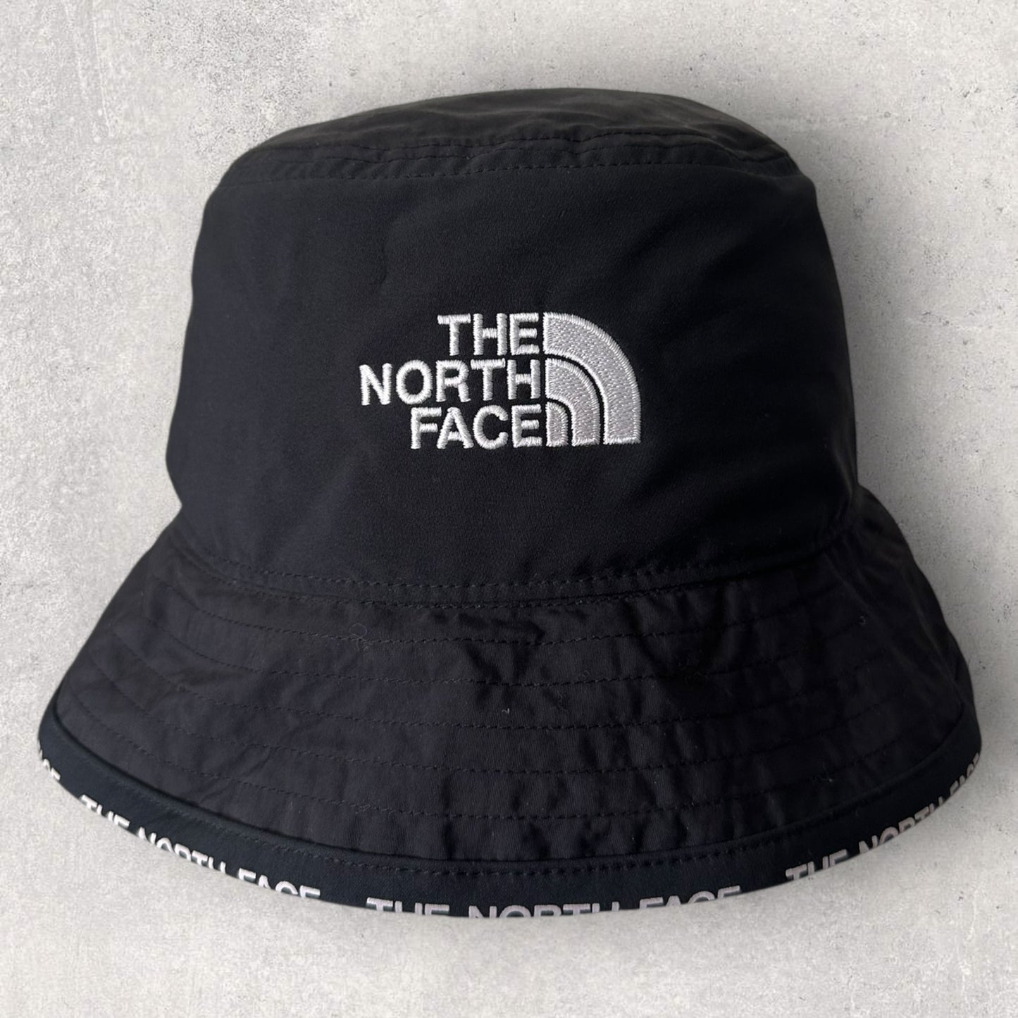 THE NORTH FACE BLACK BUCKET HAT