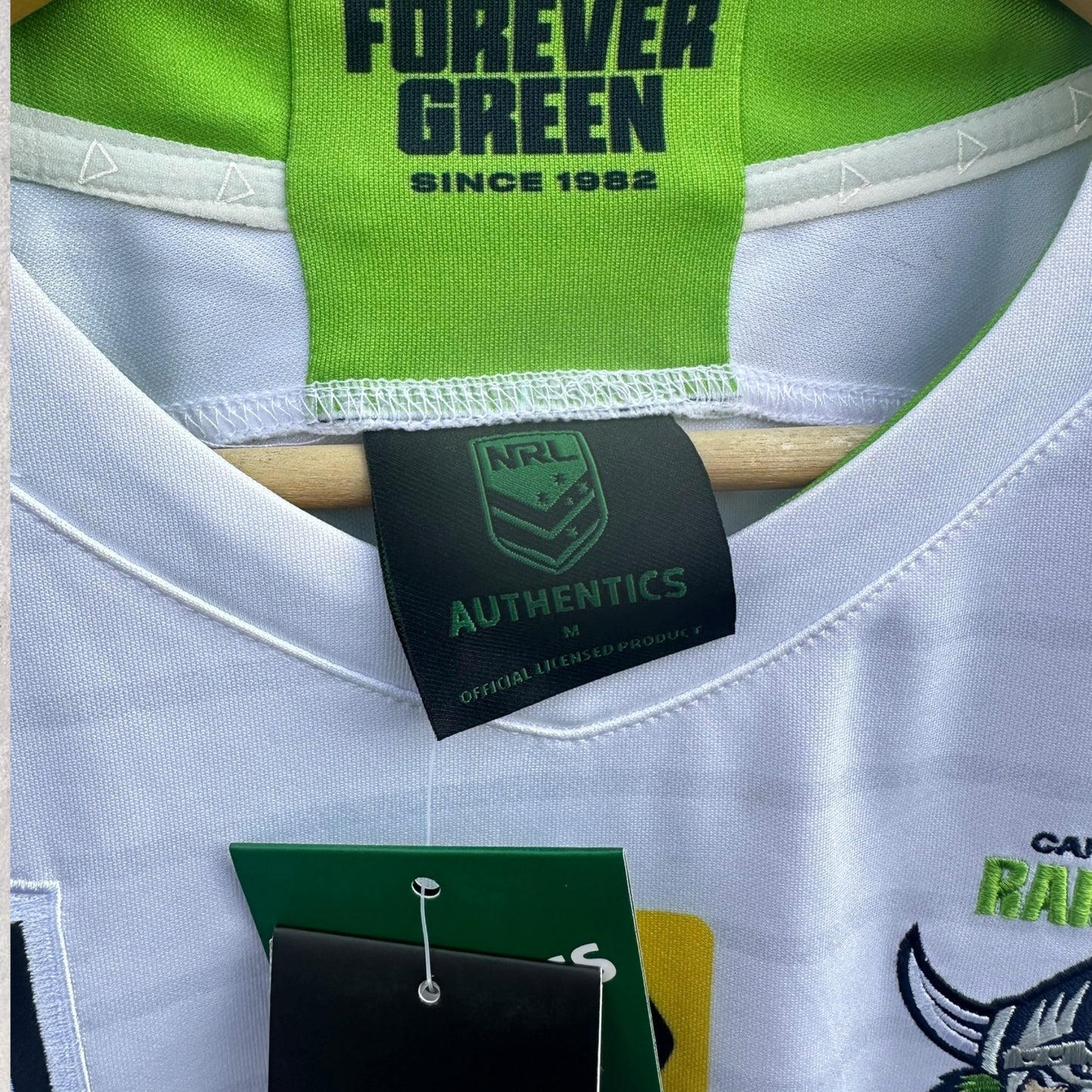 Canberra Raiders 2020 Charity / Mental Health Jersey Signed By Team Brand new