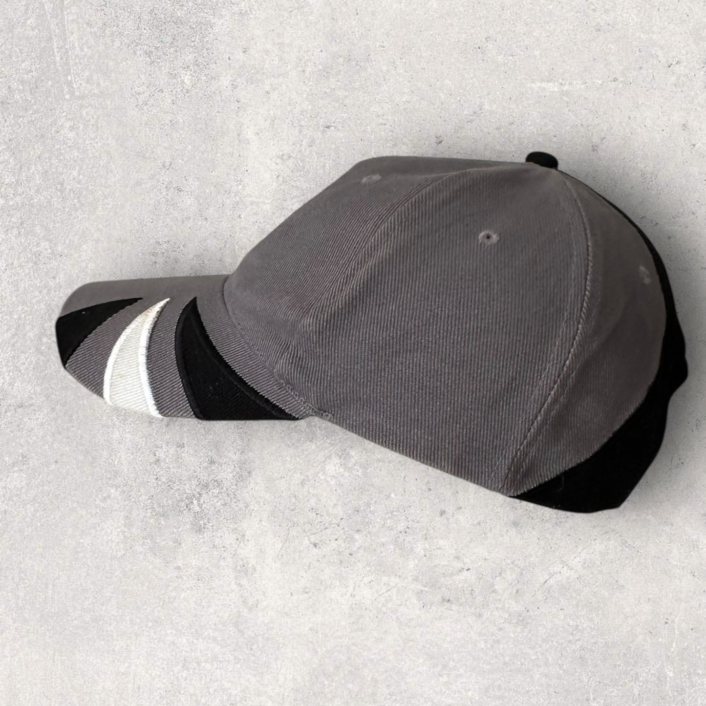 COLLINGWOOD MAGPIES VINTAGE AFL HAT