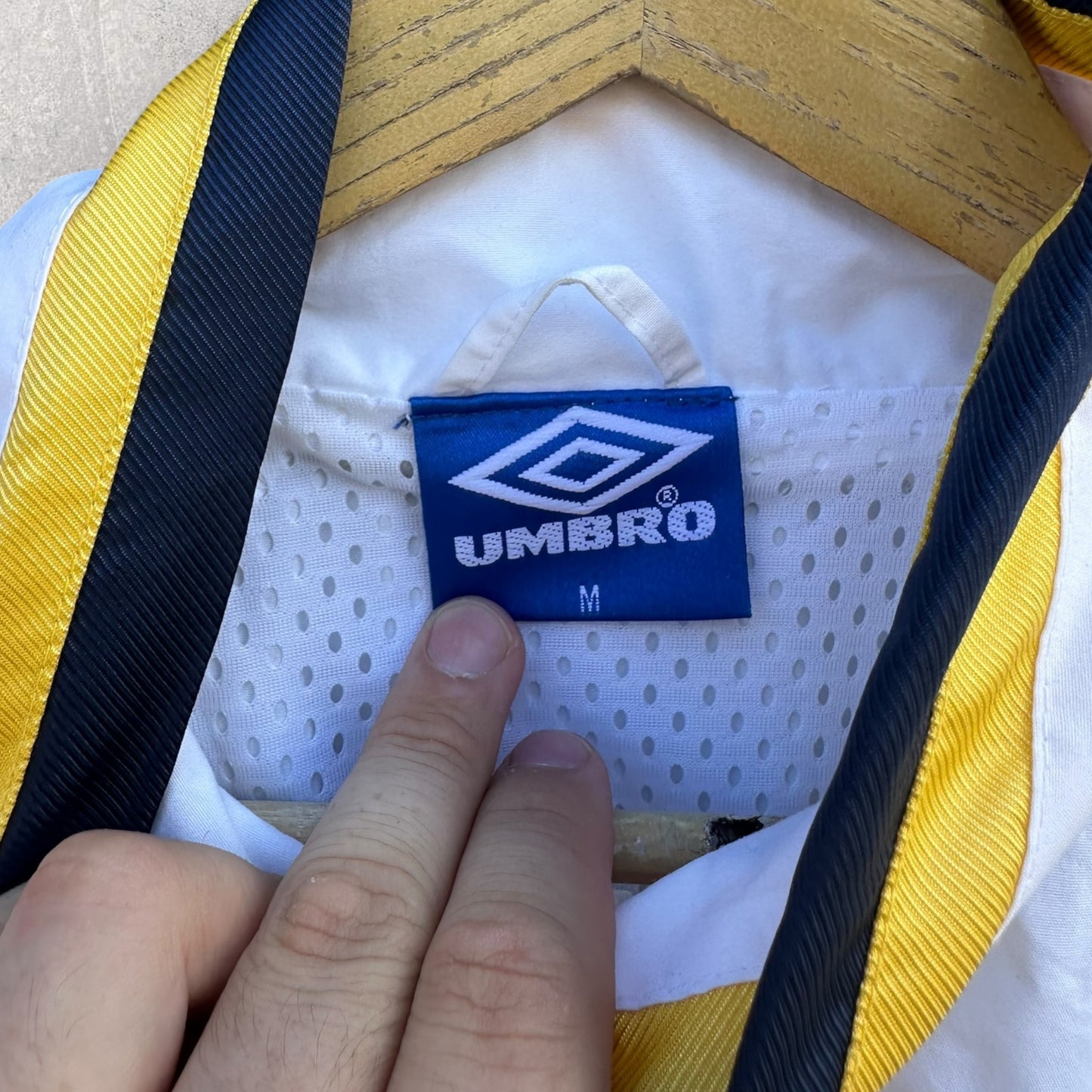 SCOTLAND FOOTBALL UMBRO WHITE WINDBREAKER JACKET