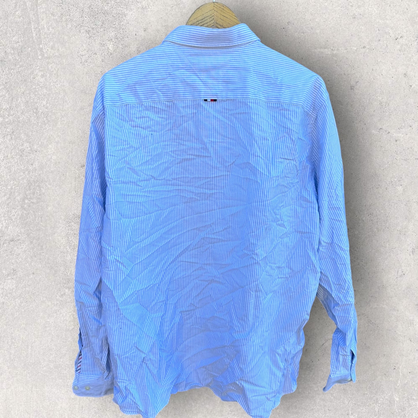 TOMMY HILFIGER BLUE STRIPPED LONG SLEEVE BUTTON UP SHIRT