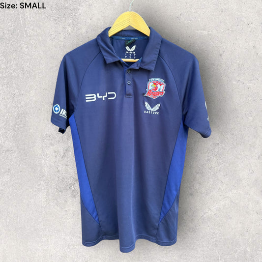 SYDNEY ROOSTERS 2025 CASTORE MEDIA POLO