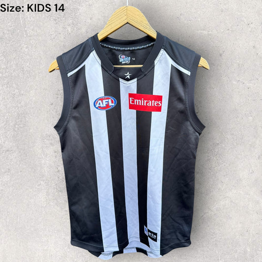 COLLINGWOOD MAGPIES KIDS ON FIELD AFL GUERNSEY