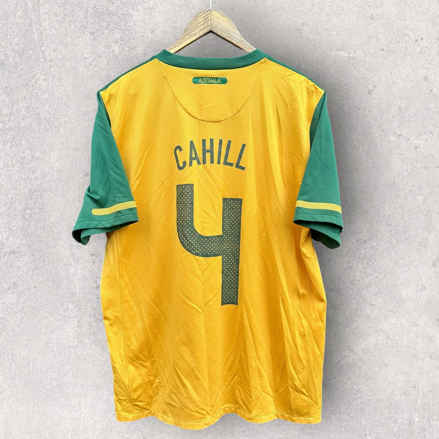 TIM CAHILL AUSTRALIAN SOCCEROOS 2010 HOME NIKE FOOTBALL JERSEY