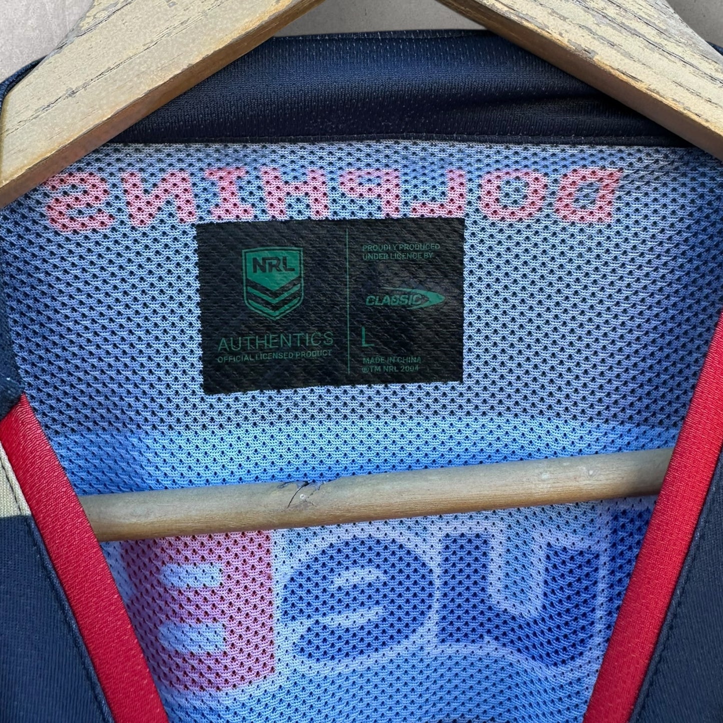 REDCLIFFE DOLPHINS TRAINING SHIRT SIGNED AND ISSUED TO MAX PLATH