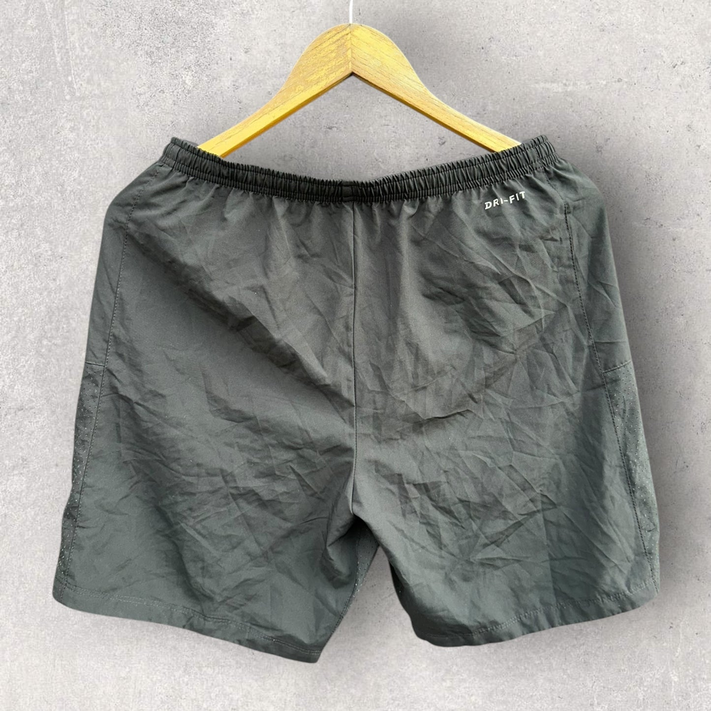 NIKE DRI-FIT BLACK RUNNING SHORTS