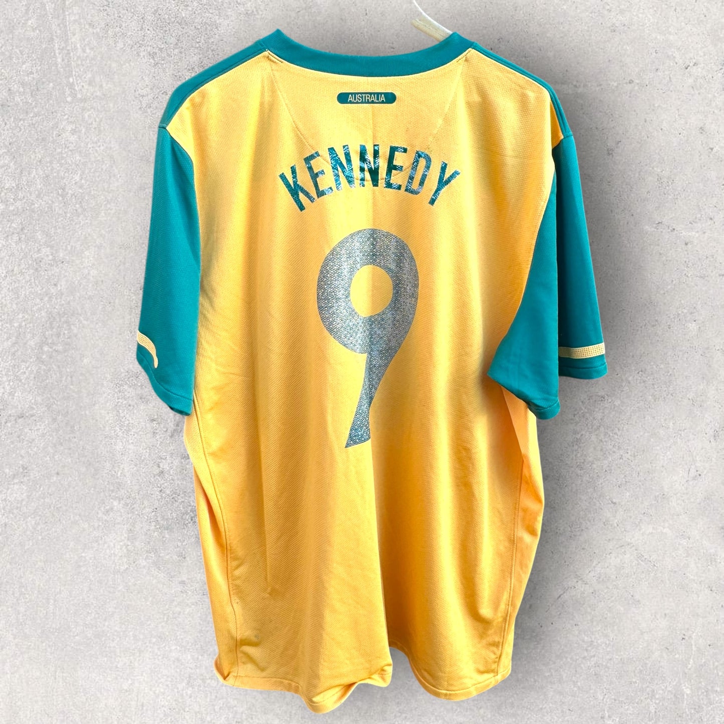 JOSHUA KENNEDY AUSTRALIAN SOCCEROOS 2010 NIKE HOME FOOTBALL JERSEY