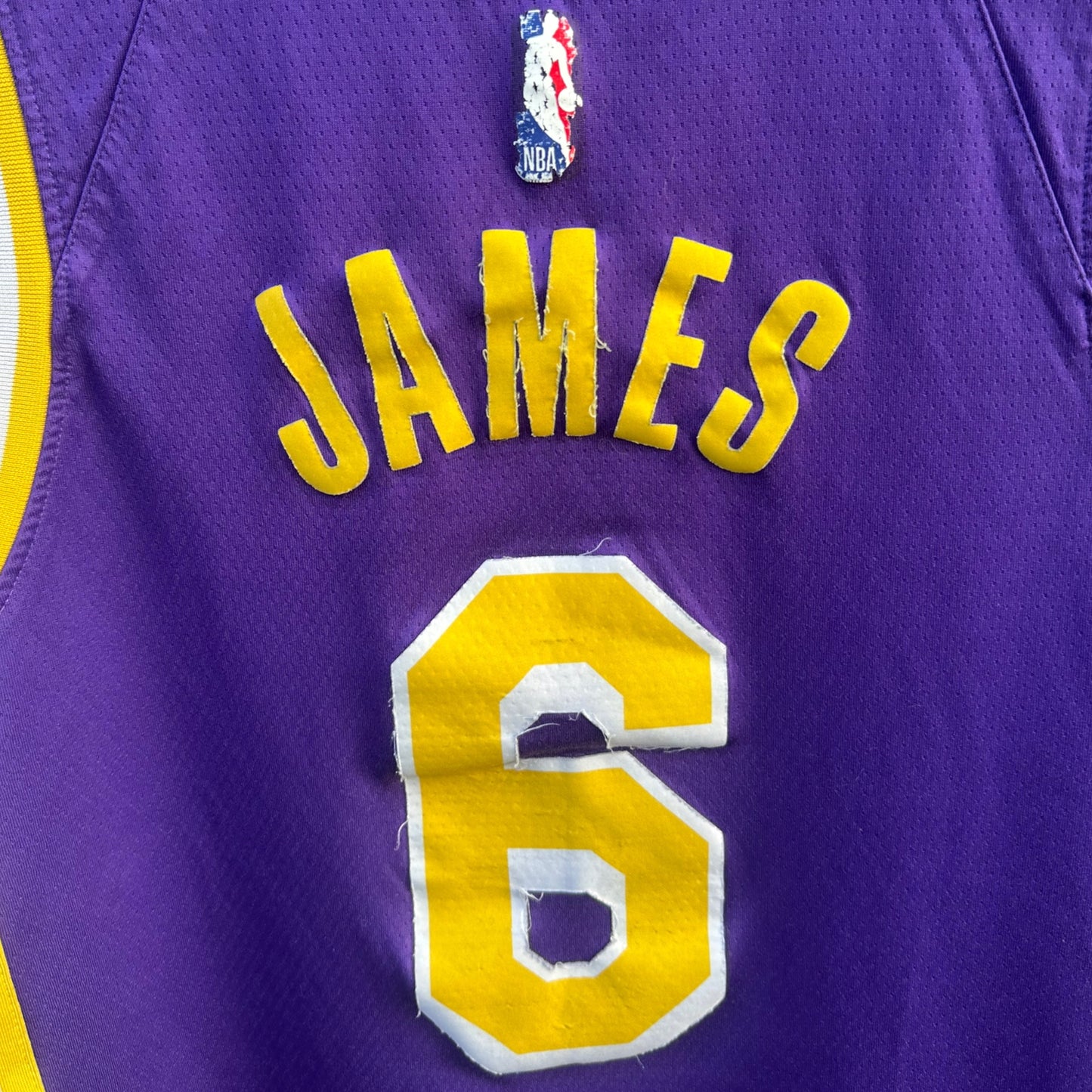 LEBRON JAMES LA LAKERS PURPLE NIKE JERSEY