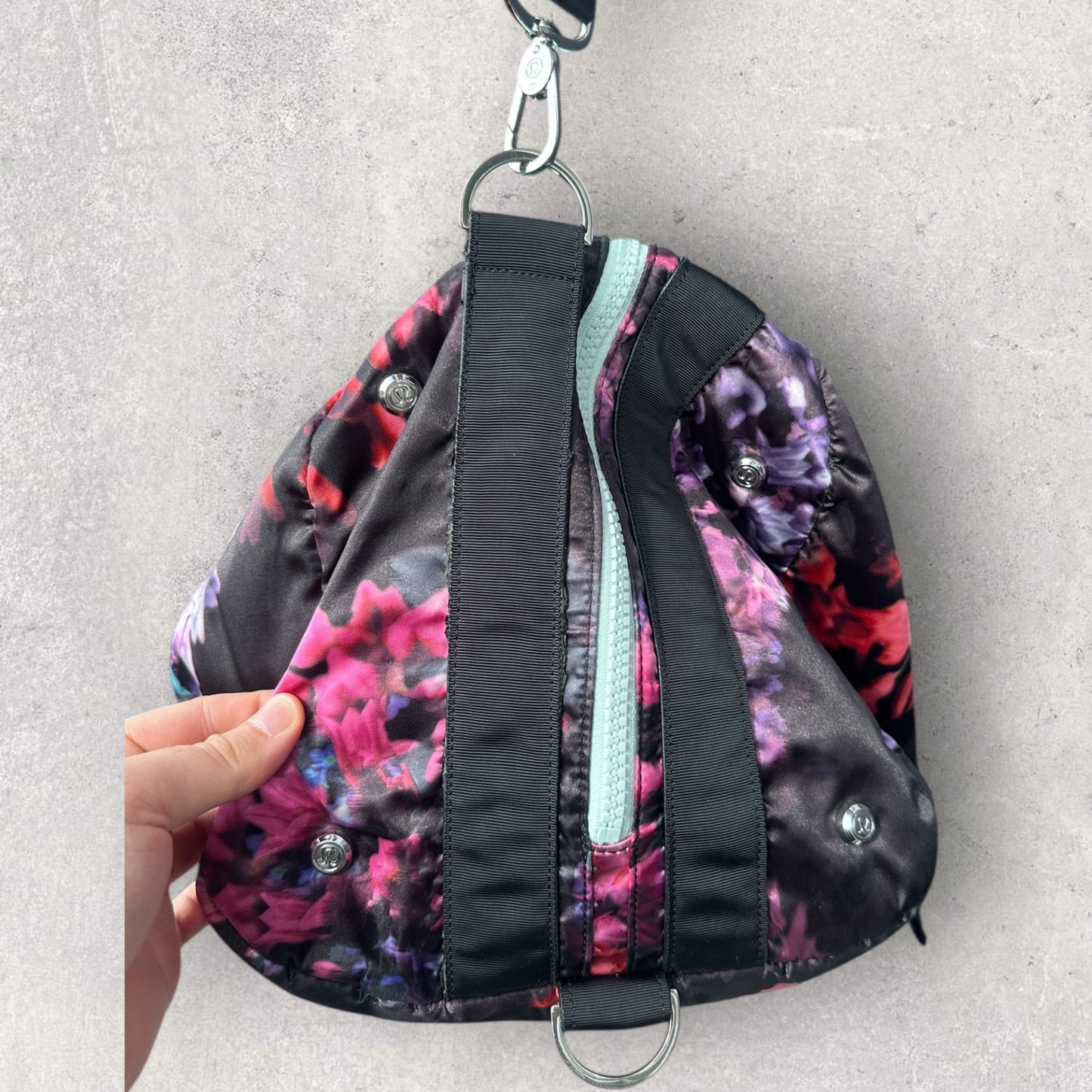 LULULEMON LADIES GYM DUFFEL BAG