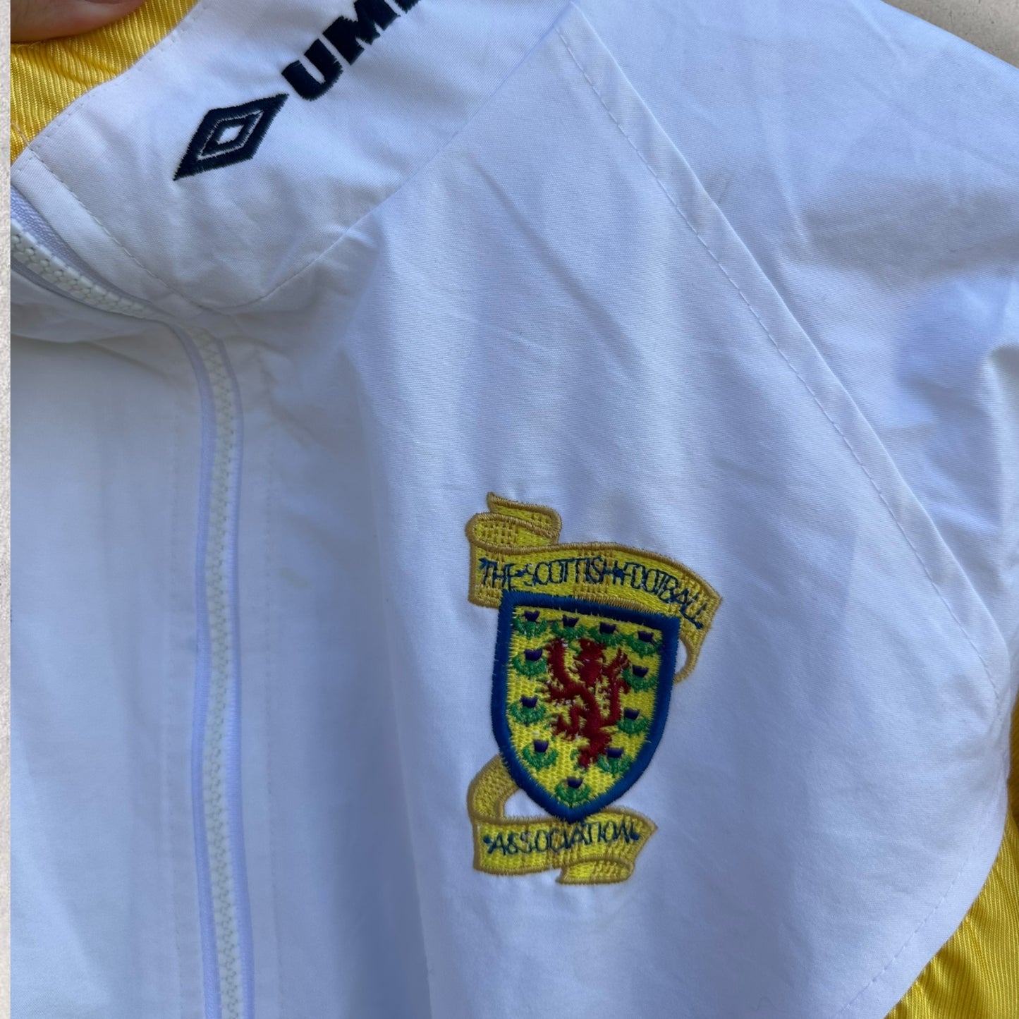 SCOTLAND FOOTBALL UMBRO WHITE WINDBREAKER JACKET