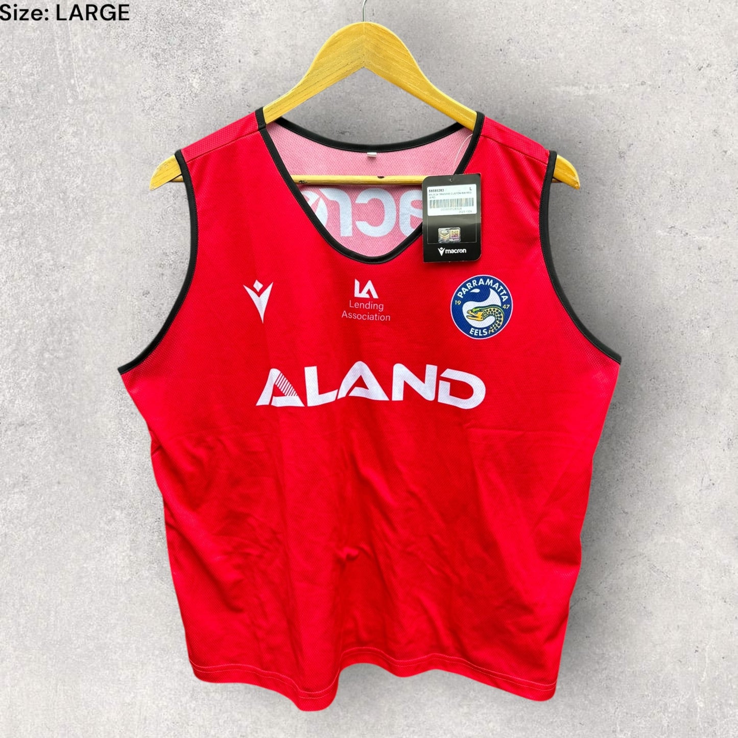 PARRAMATTA EELS PLAYER ISSUED TRAINING BIB SINGLET BRAND NEW