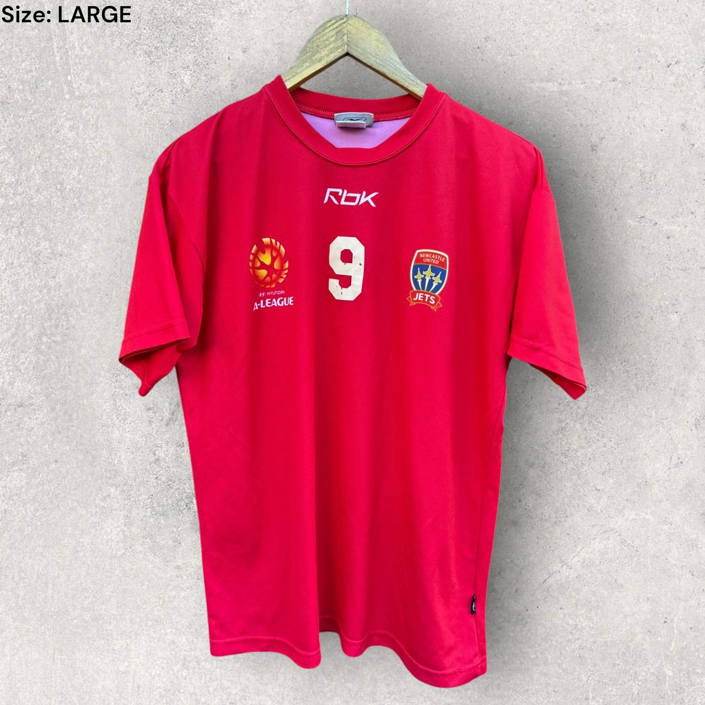 NEWCASTLE JETS REEBOK PLAYER ISSUED TRAINING SHIRT