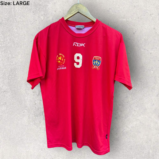 NEWCASTLE JETS REEBOK PLAYER ISSUED TRAINING SHIRT