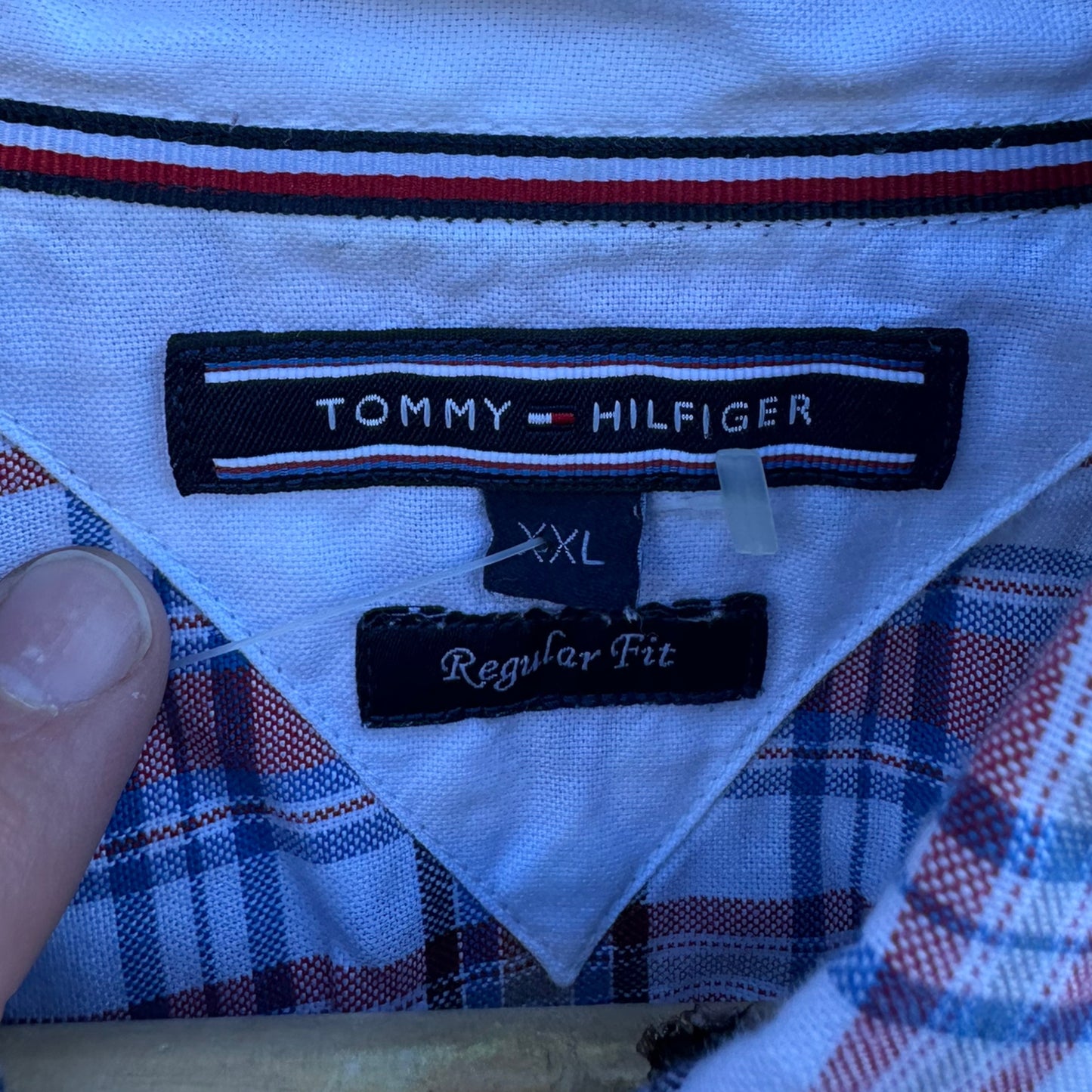 TOMMY HILFIGER CHECKERED LONG SLEEVE BUTTON UP DRESS SHIRT