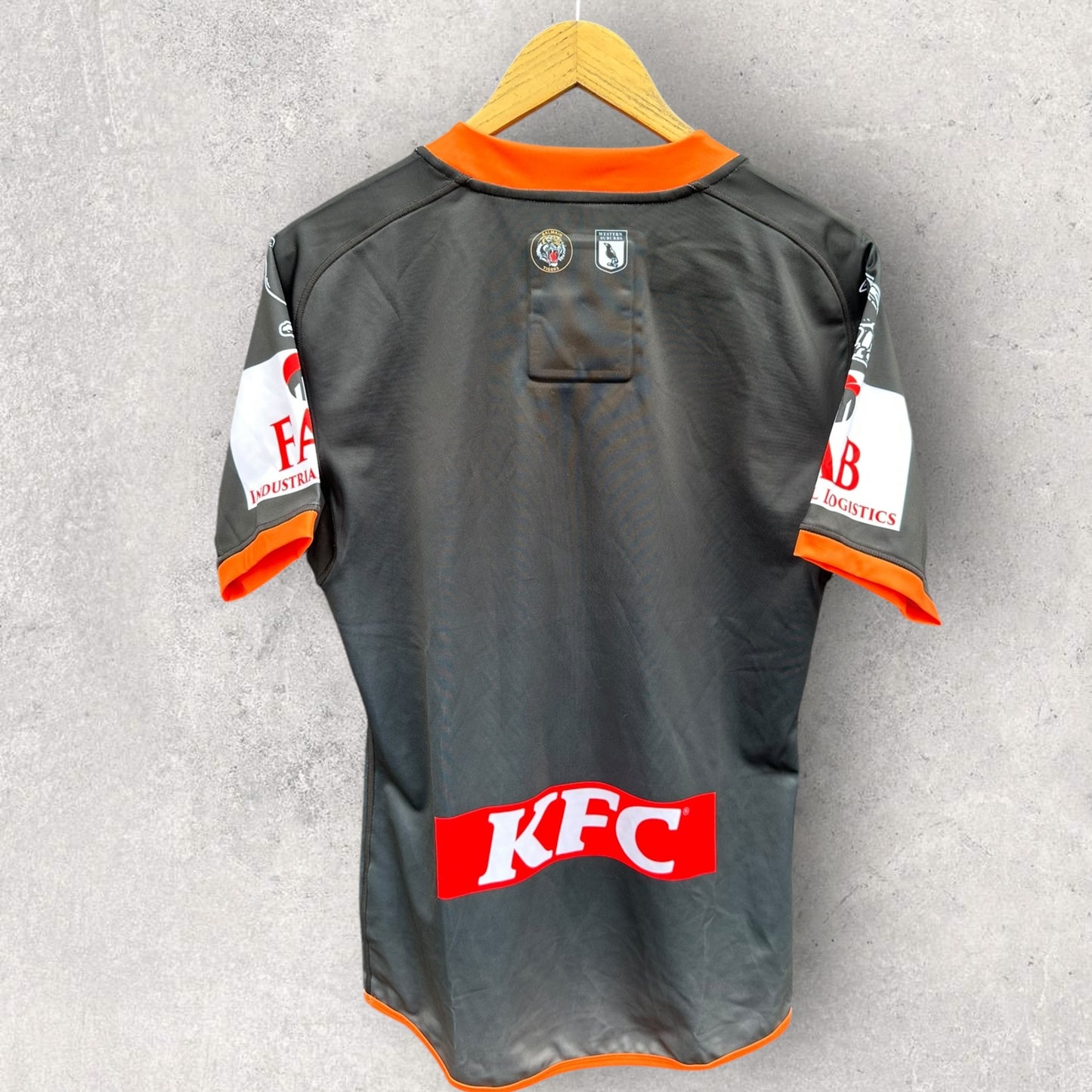 CHARLIE STAINES WESTS TIGERS 2023 HOME PLAYER ISSUED SPARE JERSEY