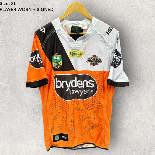 WESTS TIGERS 2016 ALTERNATE PLAYER WORN JERSEY SIGNED BY SQUAD