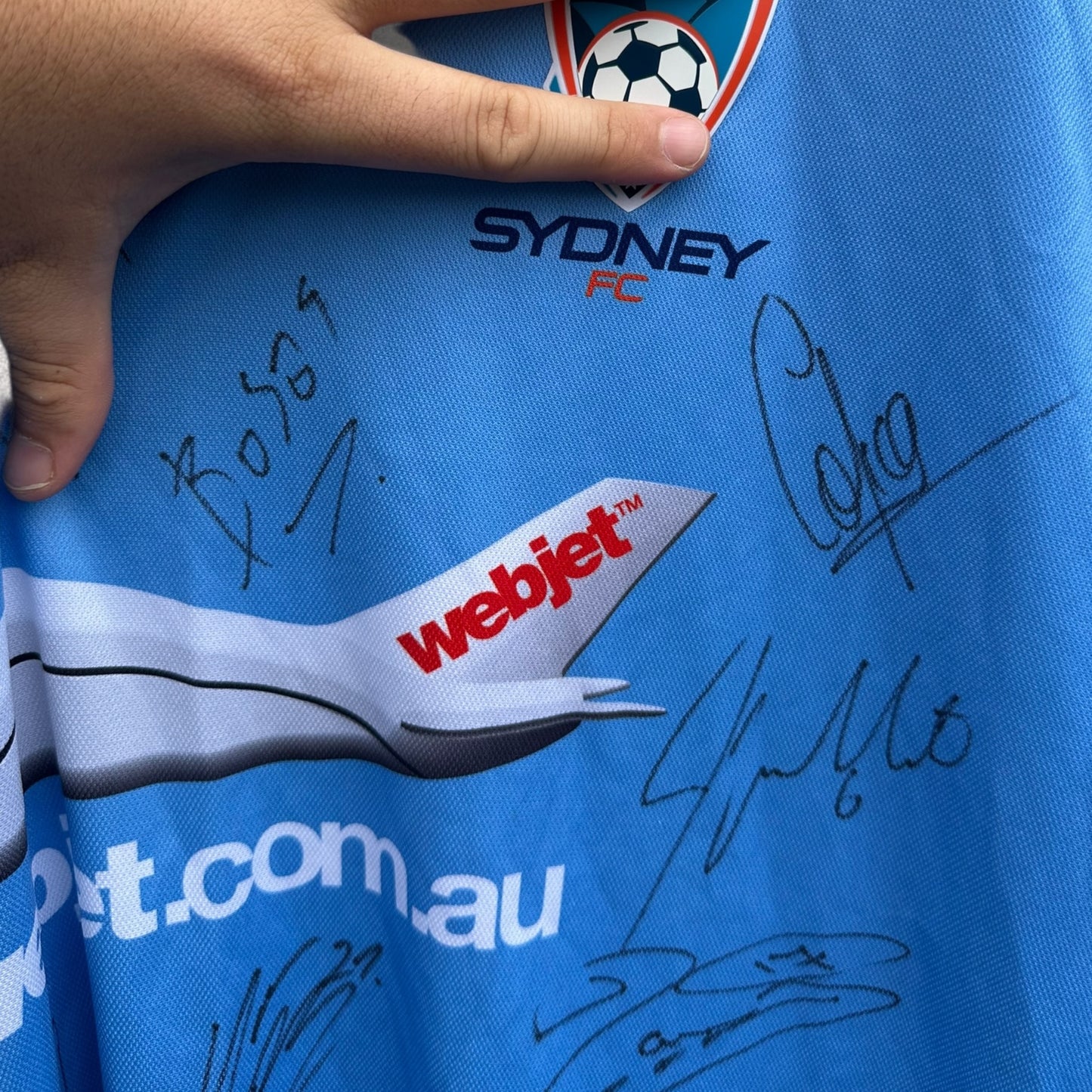 SYDNEY FC 2015-2016 PUMA HOME FOOTBALL JERSEY SIGNED BY SQUAD