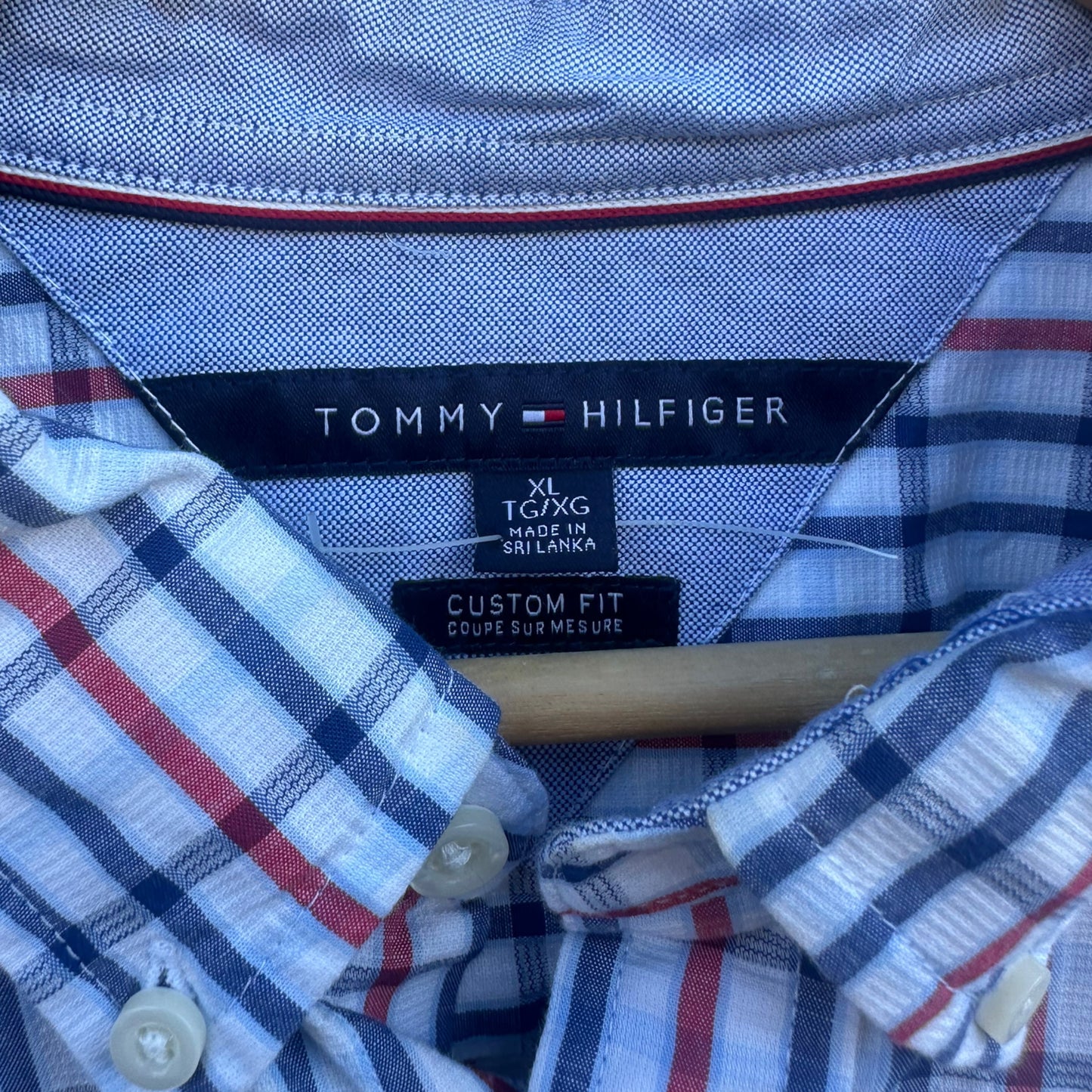 TOMMY HILFIGER WHITE / RED / BLUE BUTTON UP LONG SLEEVE SHIRT