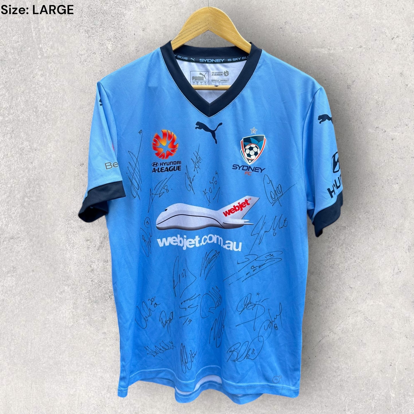SYDNEY FC 2015-2016 PUMA HOME FOOTBALL JERSEY SIGNED BY SQUAD