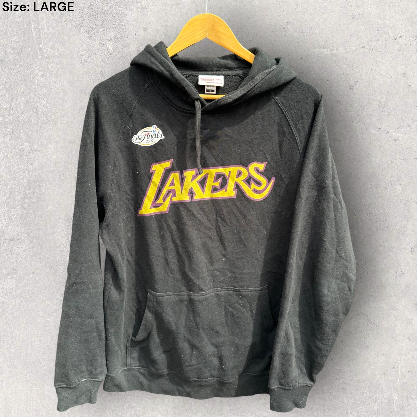 LA LAKERS MITCHELL & NESS BLACK HOODED JUMPER