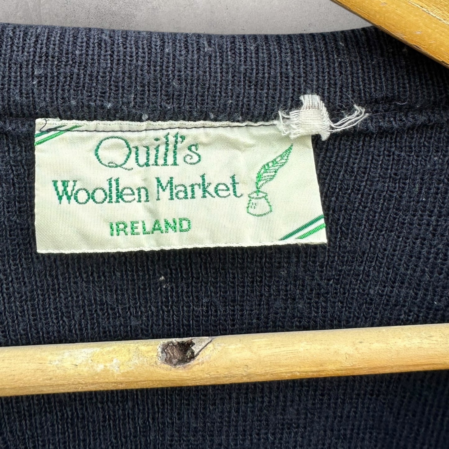 IRELAND QUILLS WOOLLEN MARKET VINTAGE HANDCRAFTED CARDIGAN