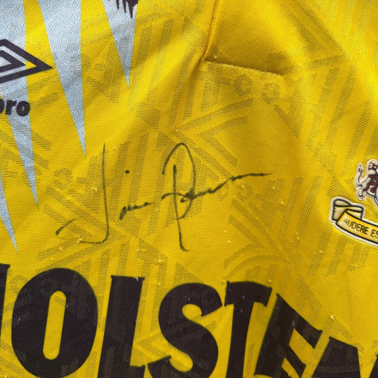 TOTTENHAM HOTSPUR 1994-1995 UMBRO THIRD FOOTBALL KIT SIGNED