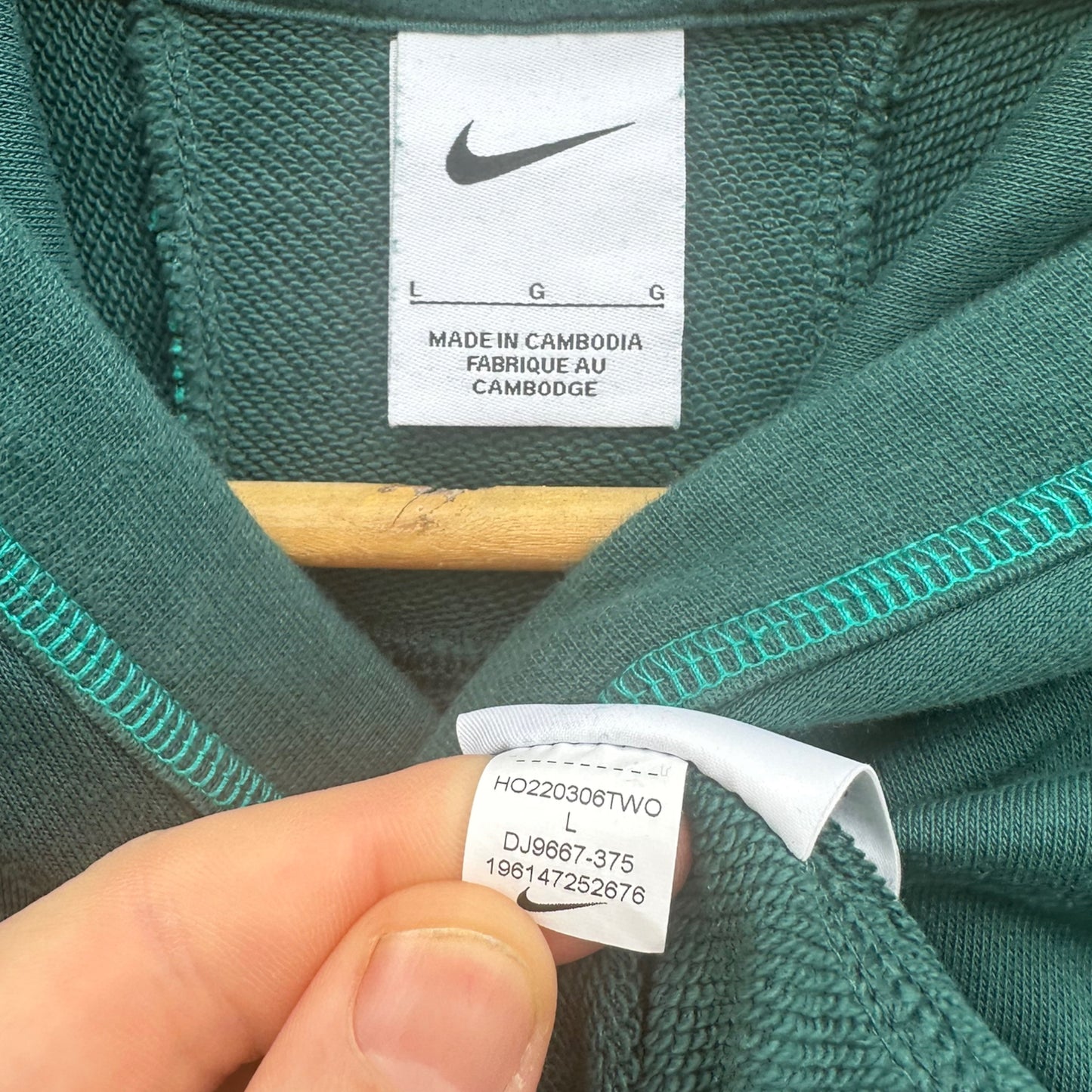 LIVERPOOL FC 2022-2023 YNWA GREEN NIKE TRAVEL FLEECE HOODED JUMPER