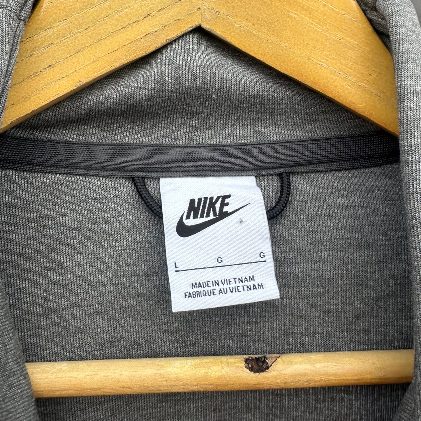 LIVERPOOL FC NIKE GREY TECH FLEECE 2024 HOODED JUMPER