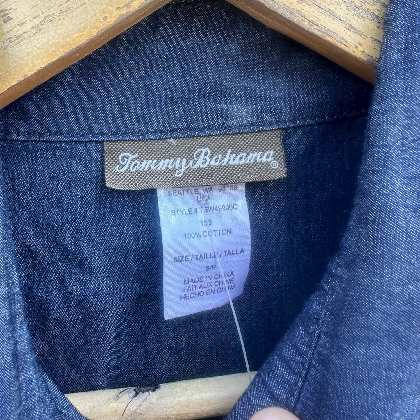 TOMMY BAHAMA BLUE LONG SLEEVE BUTTON UP SHIRT