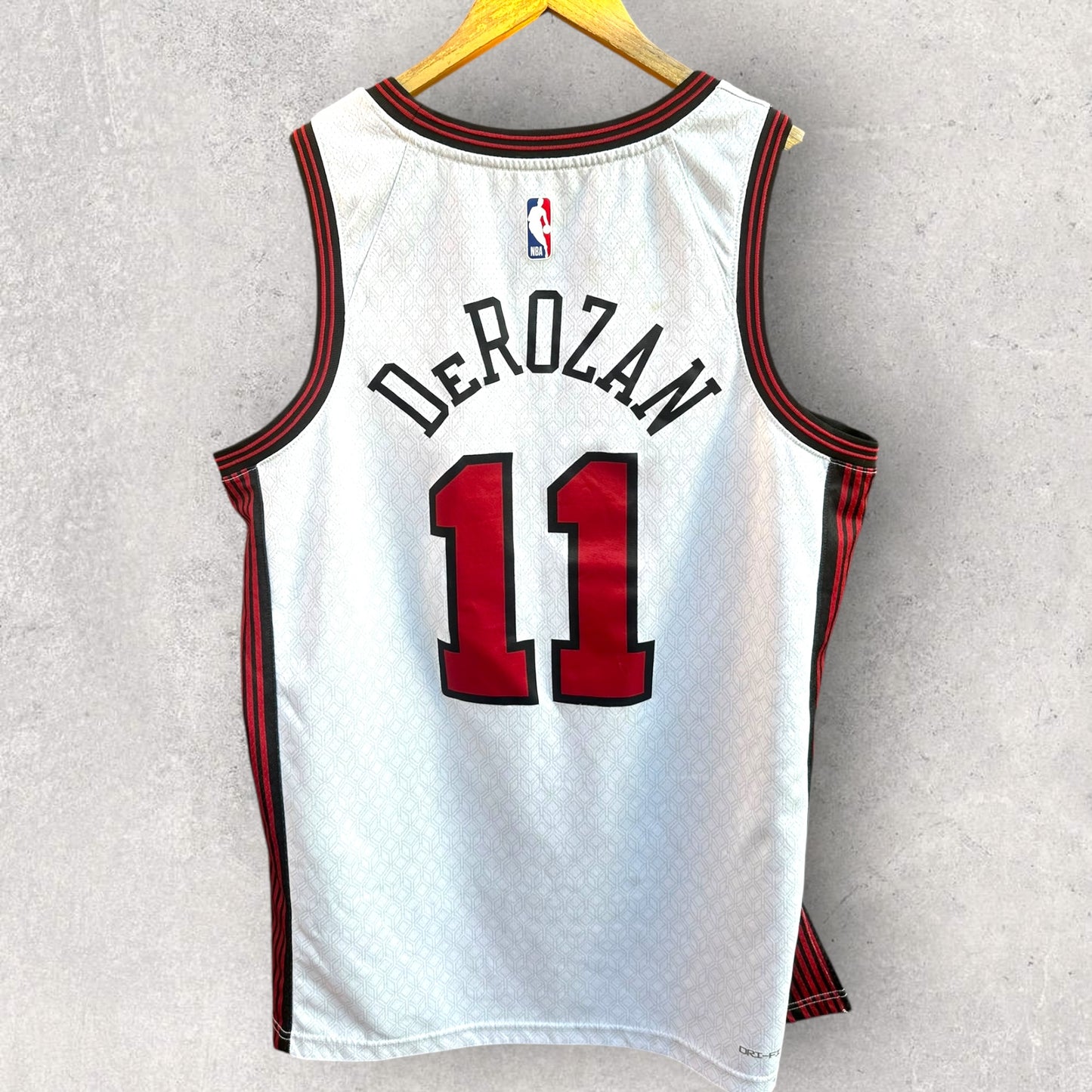 DEMAR DEROZAN CHICAGO BULLS NBA NIKE SWINGMAN CITY EDITION JERSEY