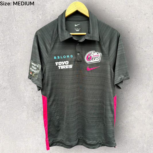 SYDNEY 6s NIKE BLACK MEDIA CRICKET POLO SHIRT