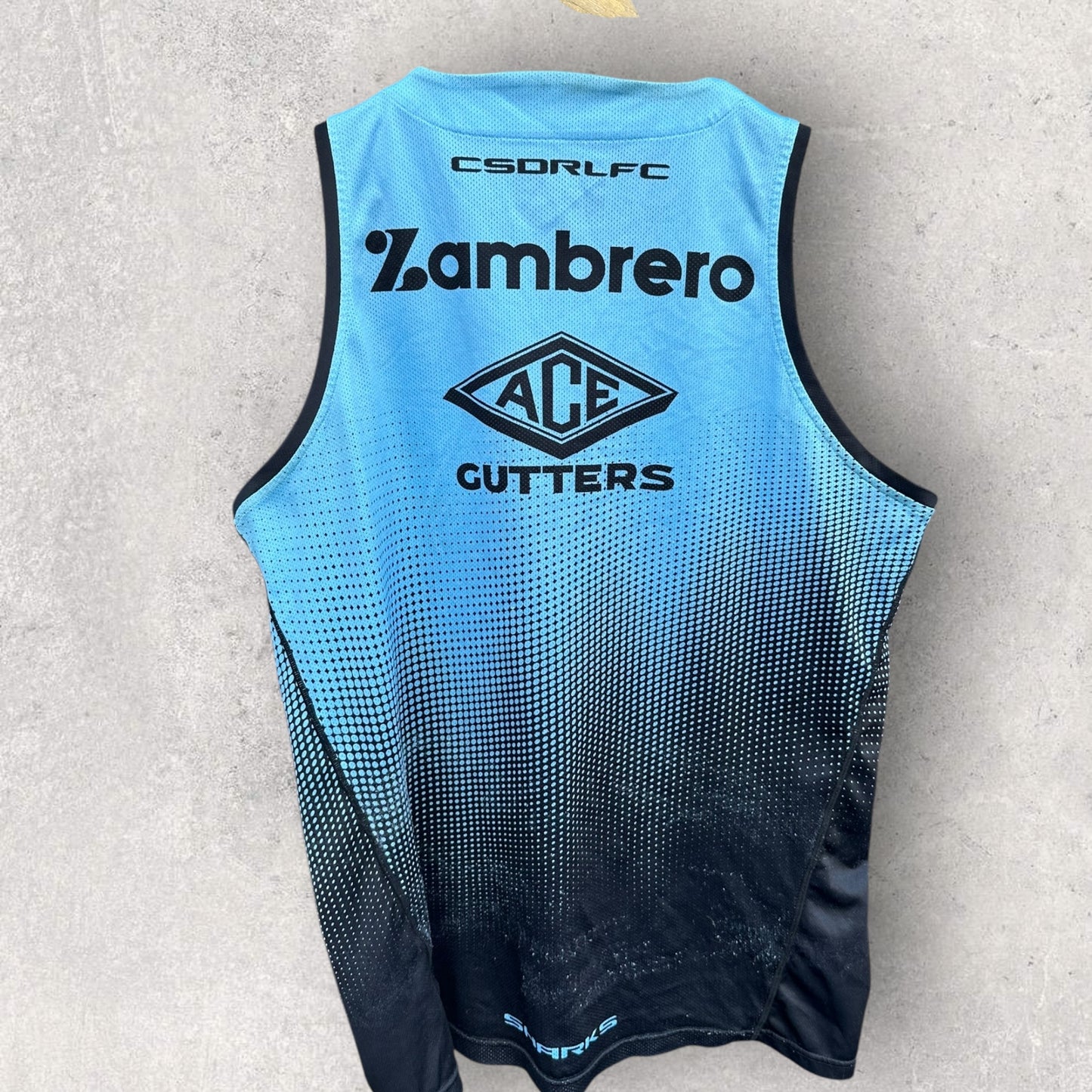 CRONULLA SHARKS 2025 TRAINING SINGLET PLAYER ISSUED TOM HAZLETON