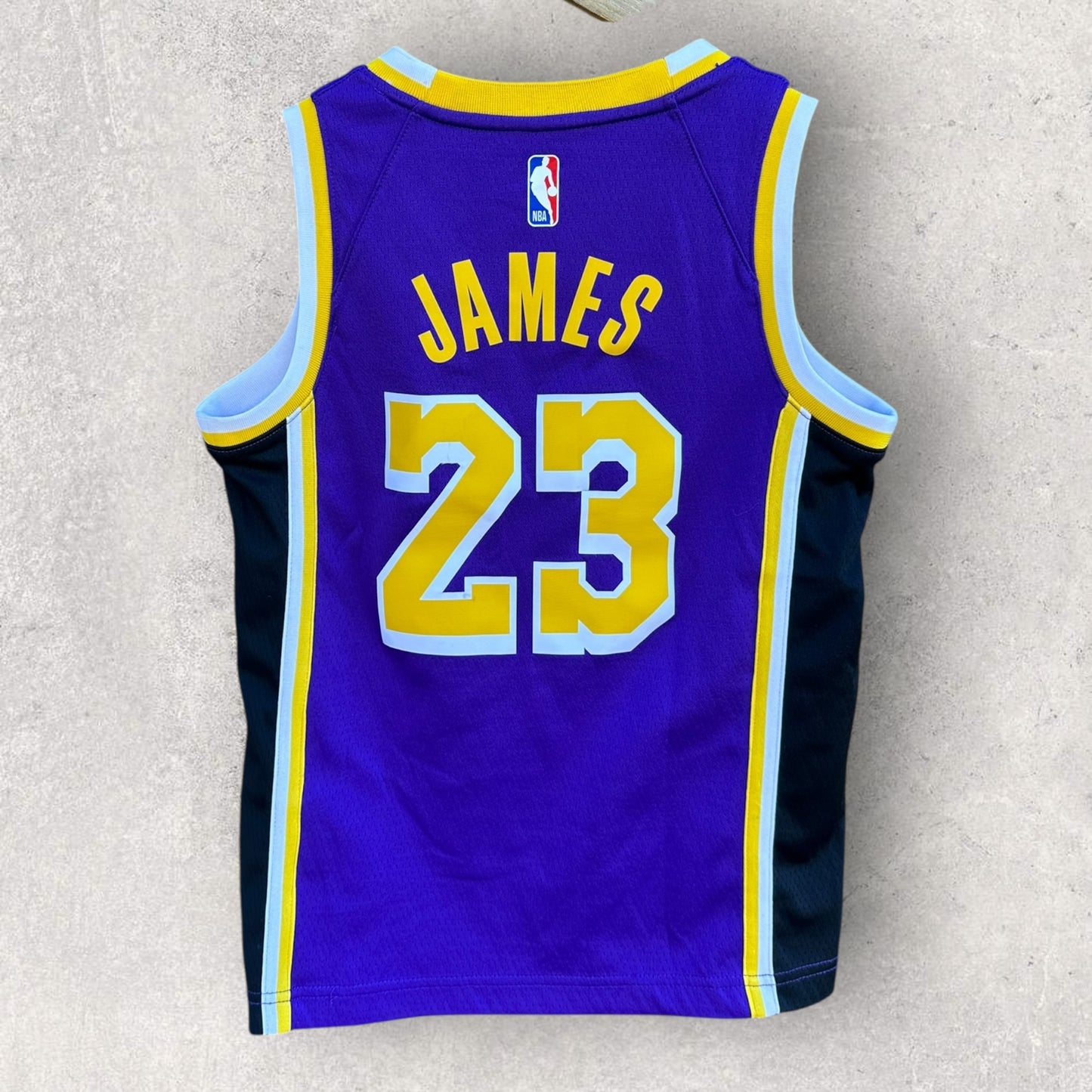 LEBRON JAMES LAS ANGELES LAKERS KIDS PURPLE NBA JERSEY