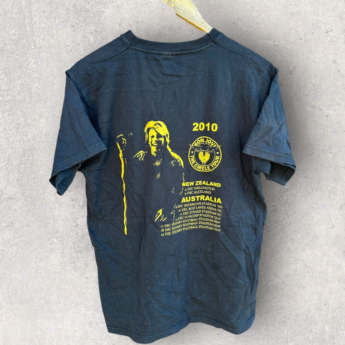 BON JOVI 2010 THE CIRCLE TOUR BAND T-SHIRT