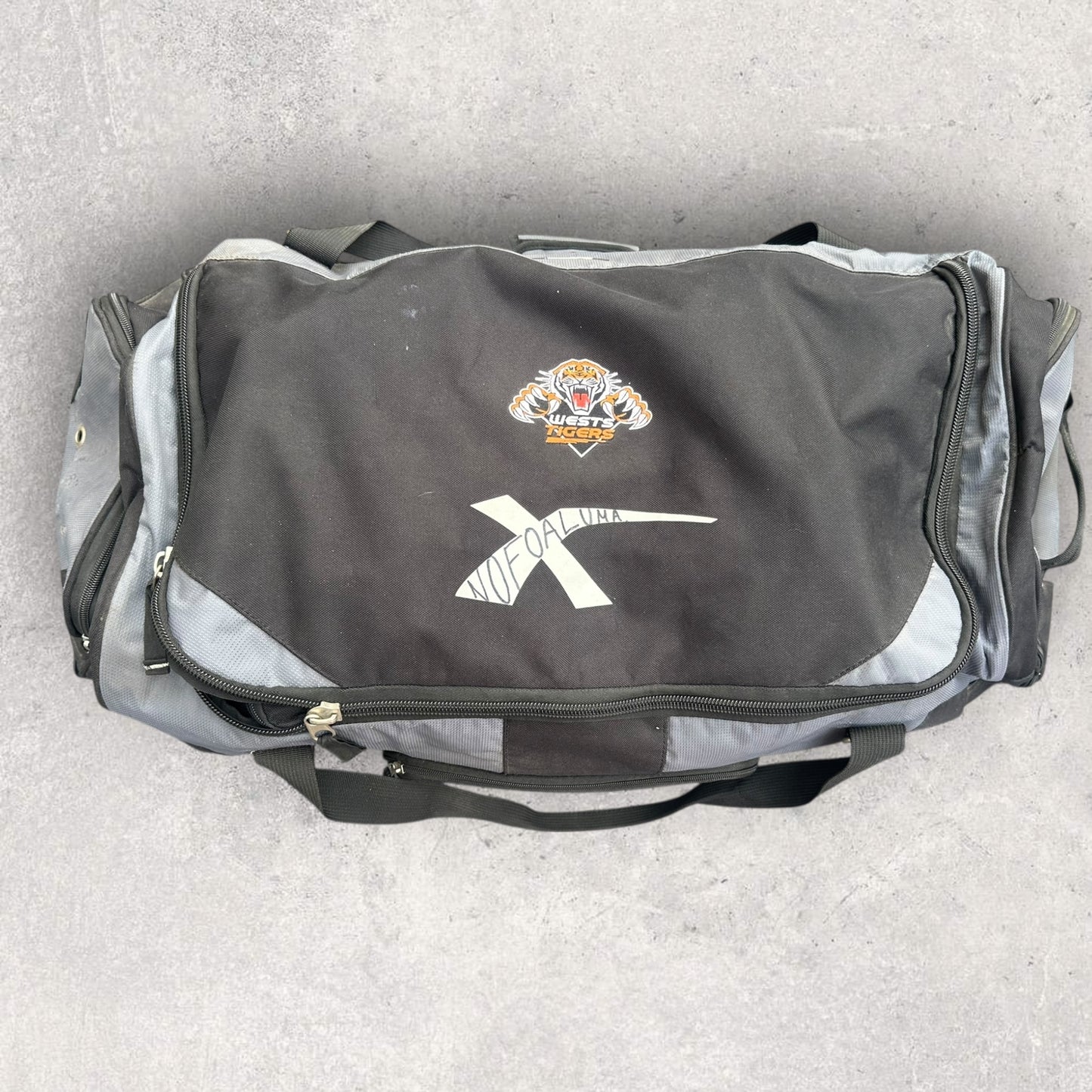 WESTS TIGERS X-BLADES DAVID NOFOALUMA PLAYER USED TRAVEL BAG