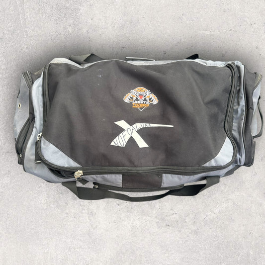 WESTS TIGERS X-BLADES DAVID NOFOALUMA PLAYER USED TRAVEL BAG