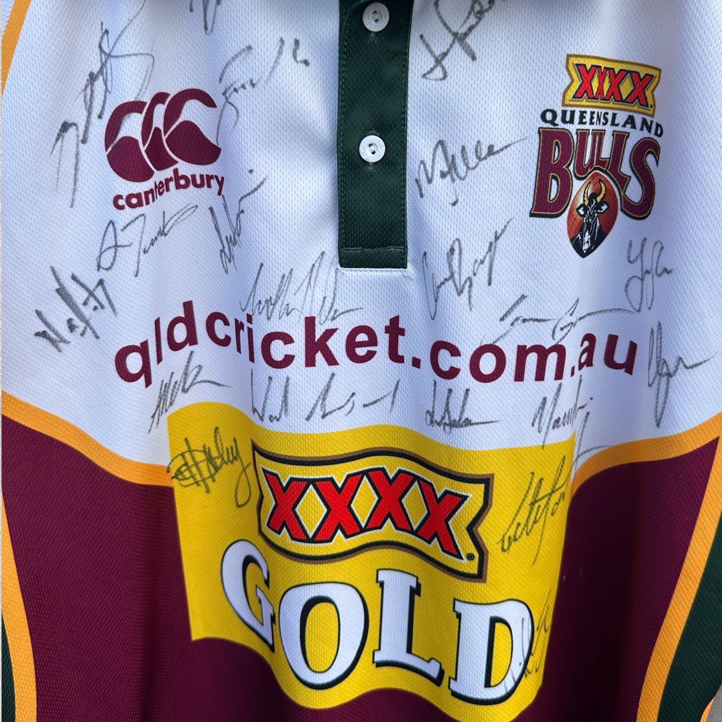 QUEENSLAND BULLS CRICKET VINTAGE CANTERBURY JERSEY SIGNED BY SQUAD