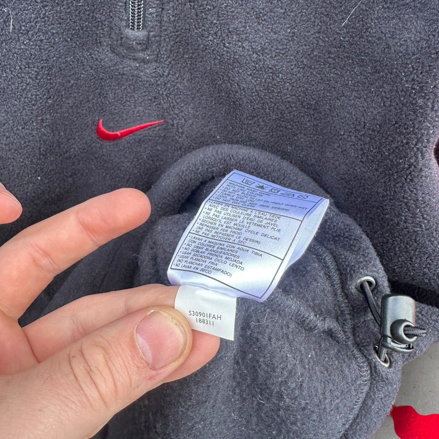 NIKE HALF ZIP BLACK & RED VINTAGE PULLOVER FLEECE JUMPER