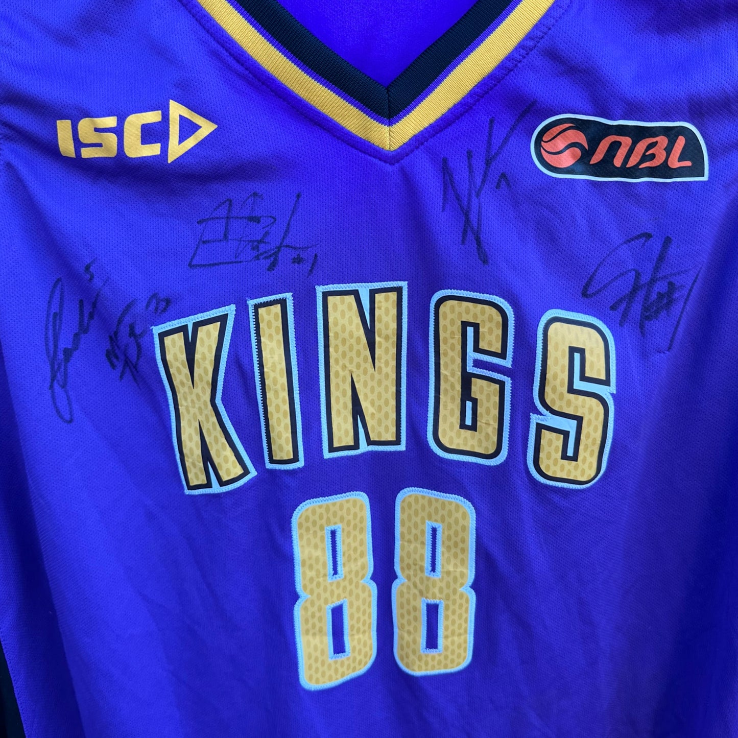 SYDNEY KINGS ISC SIGNED NBL JERSEY