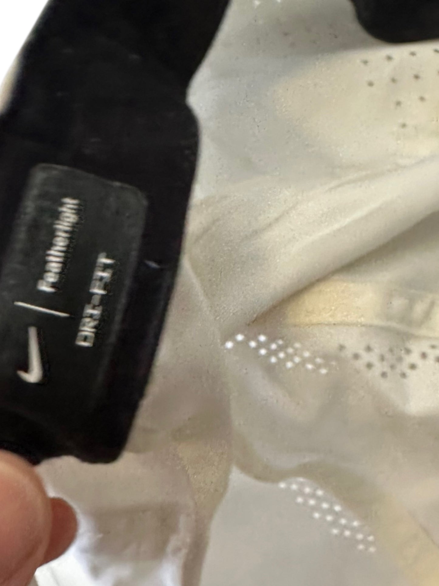 NIKE FEATHERLIGHT WHITE DRI FIT HAT