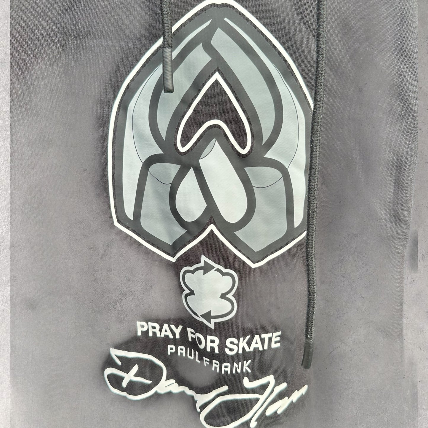 PAUL FRANK PRAY FOR SKATE BLACK PULLOVER HOODED JUMPER