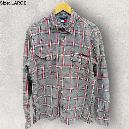 TOMMY HILFIGER JEANS CHECKERED LONG SLEEVE BUTTON UP SHIRT
